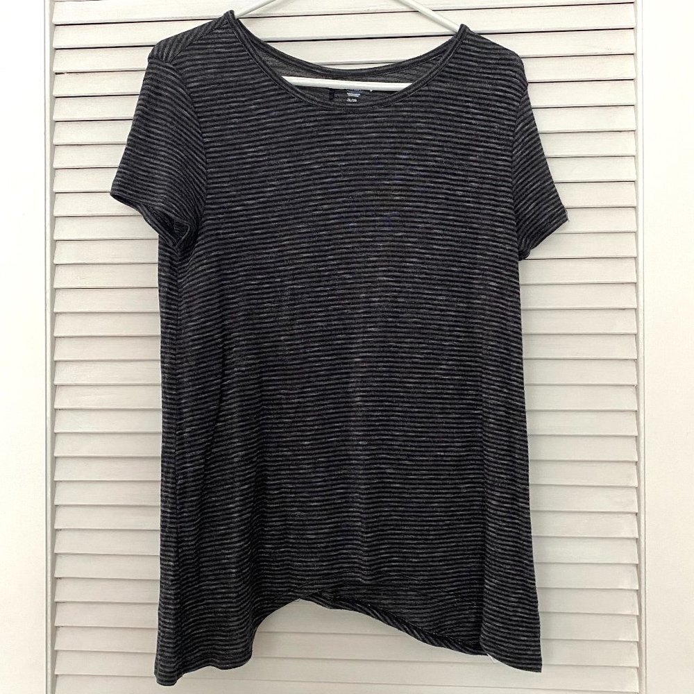 Old Navy Black Striped Short Sleeve Tee Shirt